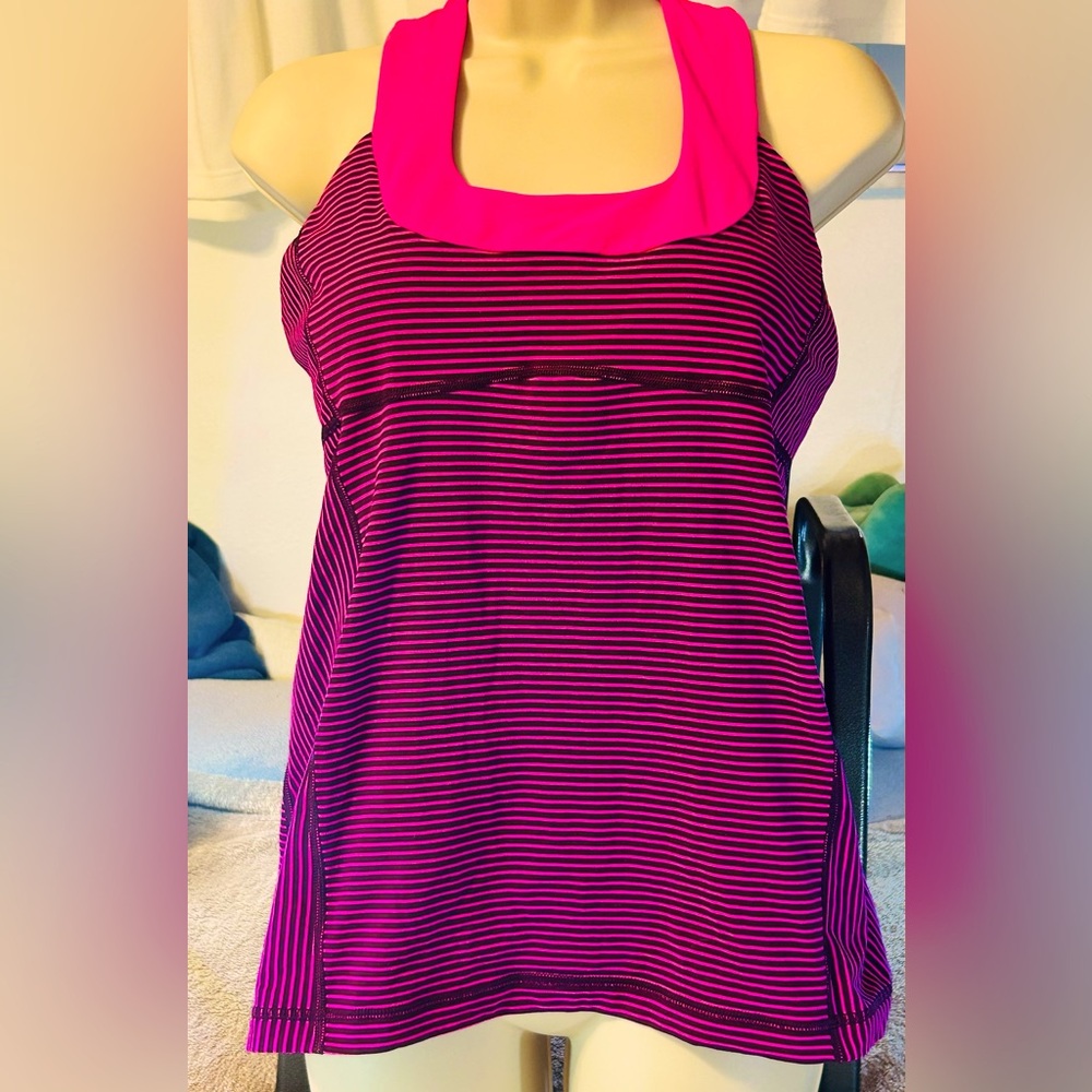 Lululemon Halter Top Tank Top With Built In Bra. EUC.